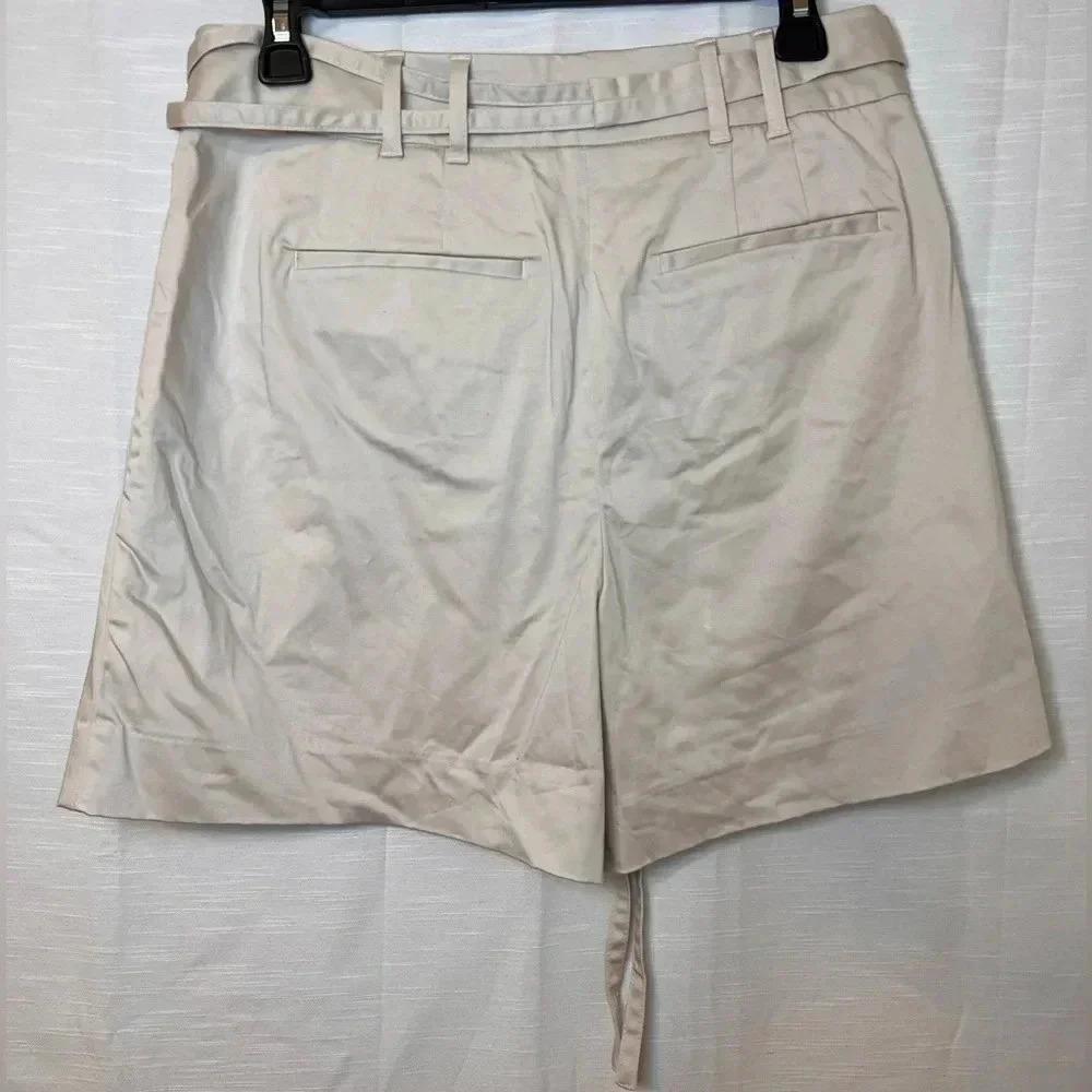 WHITE HOUSE BLACK MARKET High-Rise Pleated Shorts - Picture 5 of 7
